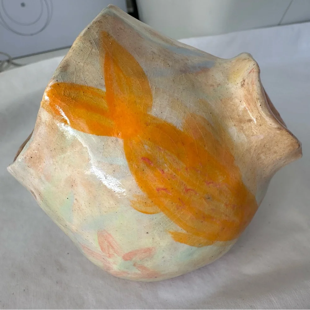 Handcrafted Ceramic Fish Cave - Picture 4 of 11